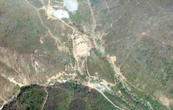 Các phóng viên Hàn Quốc bay trực tiếp đến Triều Tiên chứng kiến hủy bãi thử hạt nhân - Ảnh 1