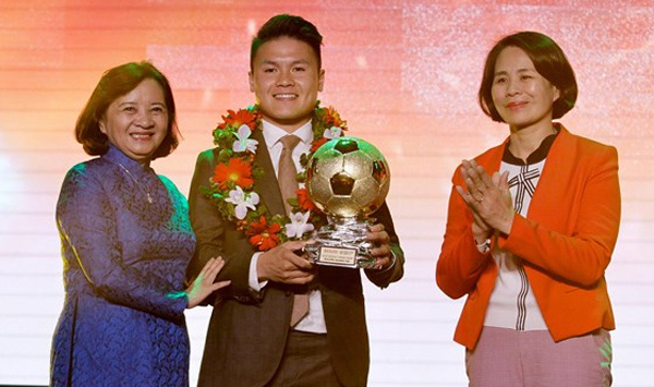 Quang Hải và Tuyết Dung đoạt Quả bóng Vàng Việt Nam 2018 - Ảnh 1