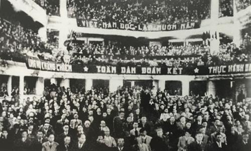 Nhìn lại kỳ chất vấn đầu tiên trong lịch sử Quốc hội Việt Nam - Ảnh 1
