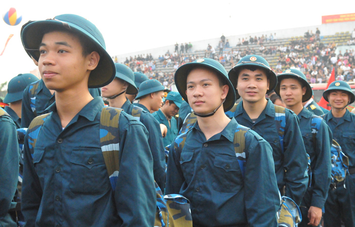 Chủ tịch UBND TP Nguyễn Đức Chung động viên các tân binh lên đường nhập ngũ - Ảnh 4