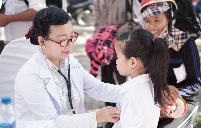Quỹ sữa vươn cao Việt Nam và Vinamilk trao 64.000 ly sữa cho trẻ em Bình Định - Ảnh 4