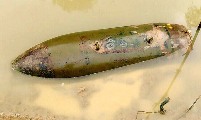 Nghệ An: Phát hiện bom “khủng” ở mép sông Khuôn - Ảnh 1