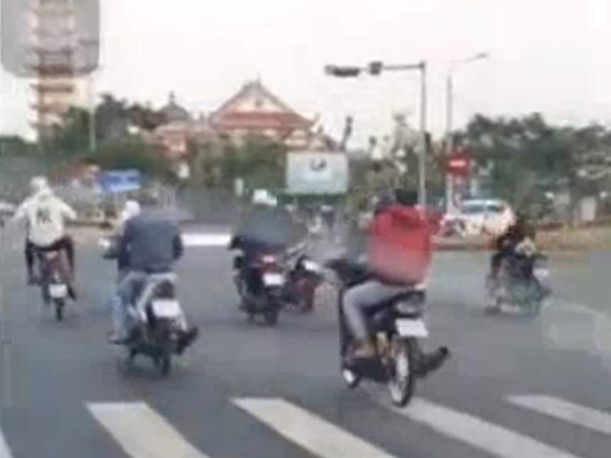 Triệu tập nhóm "quái xế" gây náo loạn đường phố Đà Nẵng - Ảnh 1