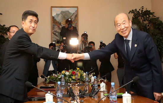 Hàn Quốc và Triều Tiên ấn định thời gian đoàn tụ các gia đình ly tán - Ảnh 1