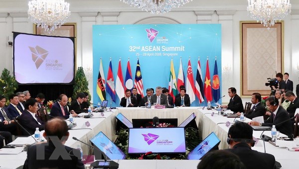 Thủ tướng tham dự Phiên họp toàn thể Hội nghị cấp cao ASEAN lần thứ 32 - Ảnh 1