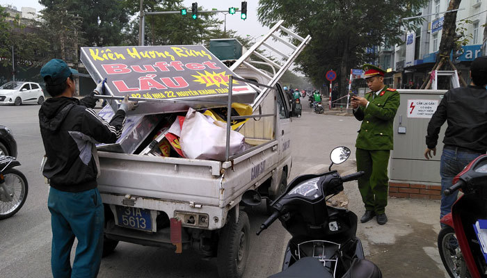 Phường Quan Hoa tăng cường xử lý vi phạm trật tự đô thị - Ảnh 2