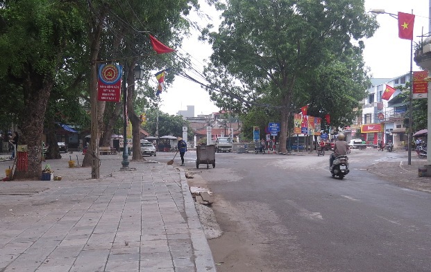 Huyện Quốc Oai giải tỏa chợ cóc tại xã Sài Sơn - Ảnh 1