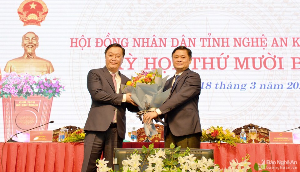 Ông Nguyễn Đức Trung làm Chủ tịch UBND tỉnh Nghệ An - Ảnh 2