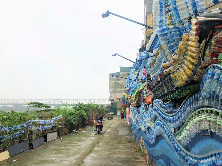 Hạn chế rác thải nhựa tại Hà Nội: Nhiều hoạt động thiết thực - Ảnh 1