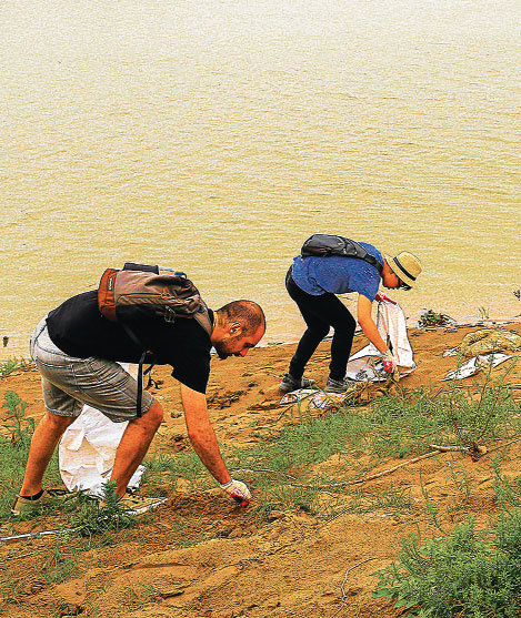 Một ngày của “Keep Hanoi clean” - Ảnh 1