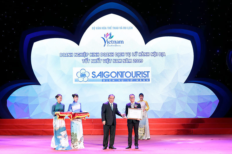 Lữ hành Saigontourist tiếp tục được vinh danh 4 giải thưởng Du lịch Việt Nam 2019 - Ảnh 3
