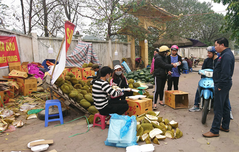 Ngập tràn những sản phẩm nông sản giải cứu tại Hà Nội - Ảnh 9