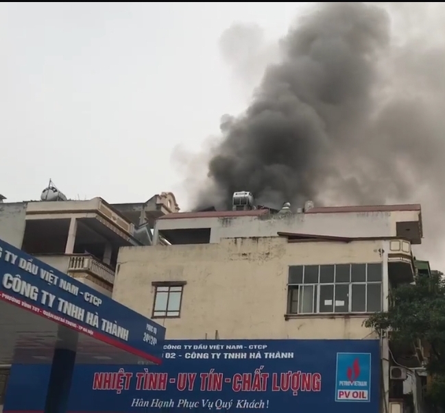 Hà Nội: Thông tin mới nhất về vụ cháy nhà 5 tầng ở phố Lạc Trung - Ảnh 1