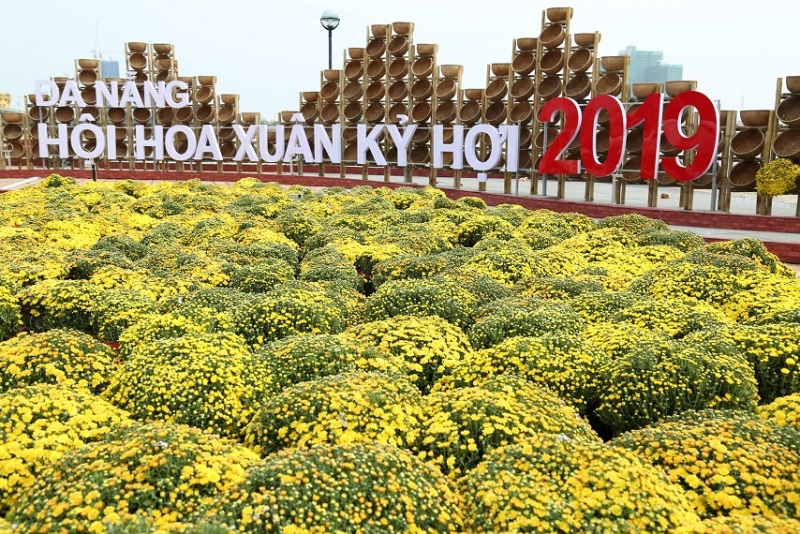 Tết Kỷ Hợi, Sun Group dành tặng Đà Nẵng đường hoa đẹp ngoạn mục bên sông Hàn - Ảnh 5