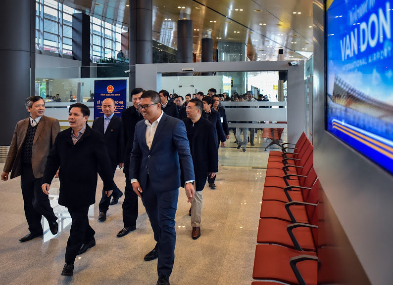 Bộ trưởng Bộ GTVT kỳ vọng sân bay Vân Đồn sẽ thành sân bay trọng điểm quốc gia - Ảnh 1