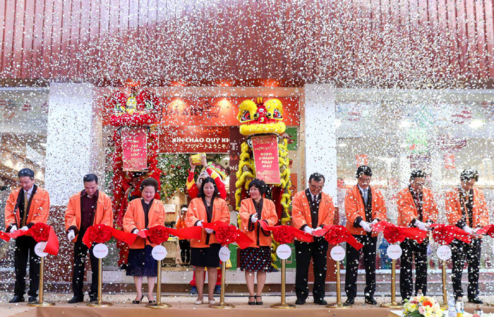 Khai trương siêu thị FujiMart đầu tiên tại Việt Nam - Ảnh 1