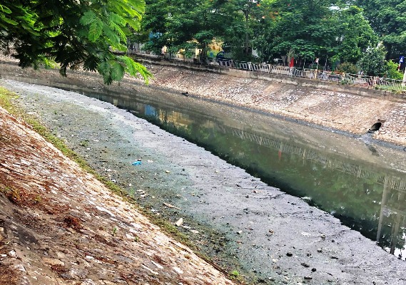 Sông Sét vẫn ô nhiễm nặng - Ảnh 2