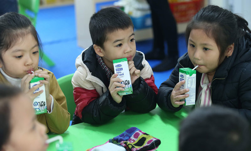 Chương trình Sữa học đường tại Hà Nội: Phụ huynh đăng ký cho con tham gia ngày càng đông - Ảnh 2