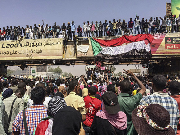 Nghi vấn đảo chính tại Sudan, chưa rõ tình hình Tổng thống - Ảnh 1