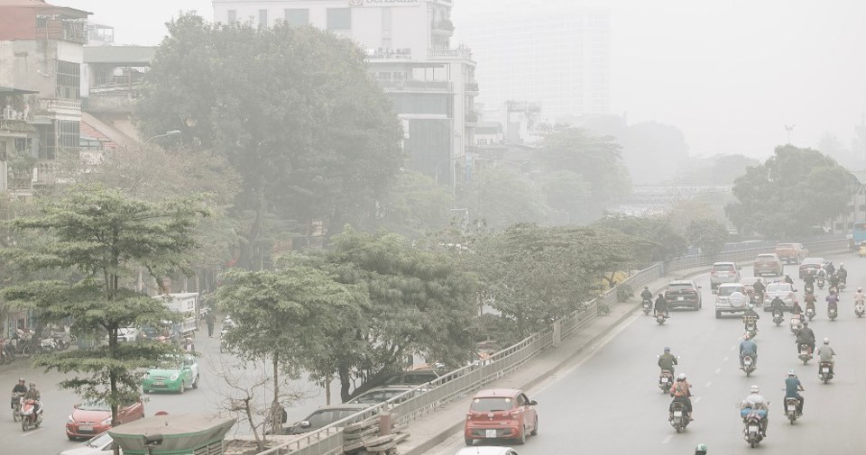 Sương mù bao phủ Hà Nội trong 10 ngày đầu năm 2020 - Ảnh 1