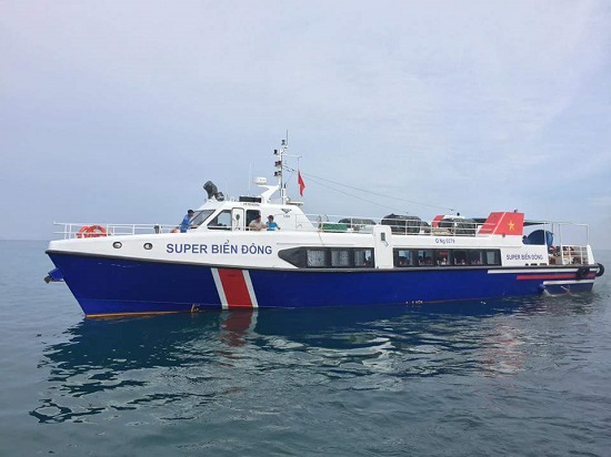 Quảng Ngãi: Dùng tàu siêu tốc vận chuyển đề thi ra đảo - Ảnh 1