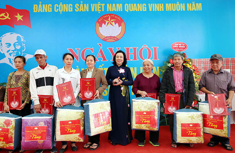 Phó Bí thư Thường trực Thành ủy Ngô Thị Thanh Hằng: Đoàn kết để chung sức xây dựng đô thị văn minh, hiện đại - Ảnh 3