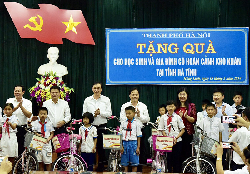 Đoàn công tác TP Hà Nội thăm, làm việc tại tỉnh Hà Tĩnh - Ảnh 2