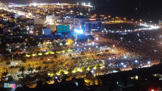 Hàng triệu người dân Việt Nam hân hoan đón chào năm mới 2020 - Ảnh 25