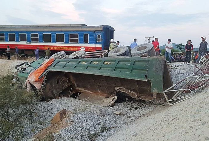 Tiếp tục kỷ luật nhiều lãnh đạo ngành đường sắt vì để xảy ra tai nạn liên tiếp - Ảnh 1