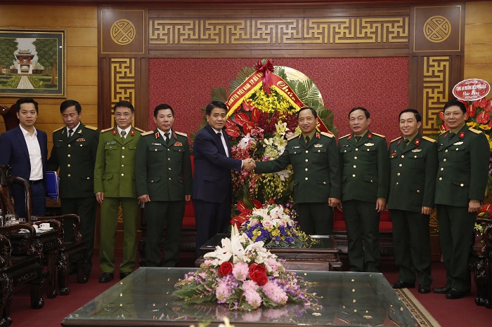 Chủ tịch UBND TP thăm, chúc mừng Bộ Tư lệnh Hoá học nhân dịp 75 năm Ngày thành lập QĐND Việt Nam - Ảnh 2