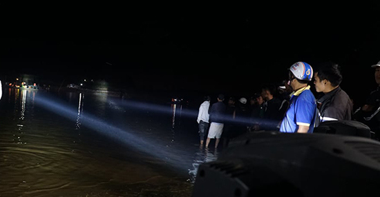 Tìm thấy cả 6 thi thể vụ chìm đò ở Quảng Nam: Tang thương bên dòng Vu Gia - Ảnh 1