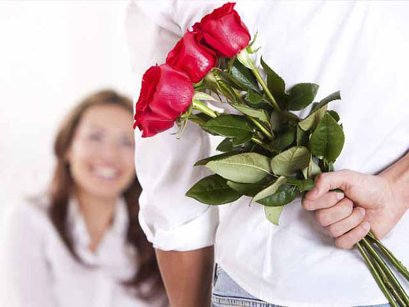 Chồng đã mất vẫn tặng hoa cho vợ - Ảnh 1