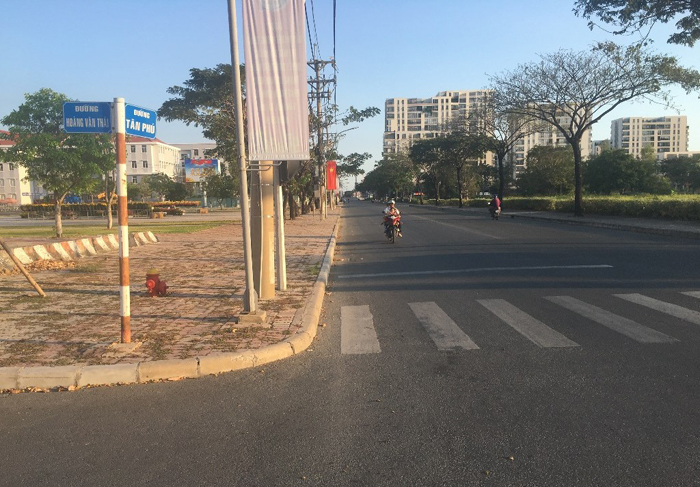 TP Hồ Chí Minh đón Tết Kỷ Hợi 2019 với nhiều con đường rác - Ảnh 2