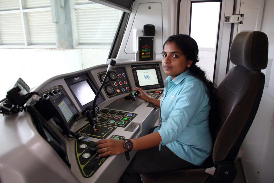 Đoàn tàu "phá vỡ lối mòn" ở Ấn Độ: Khi phụ nữ làm tài xế và kiến tạo thay đổi - Ảnh 5