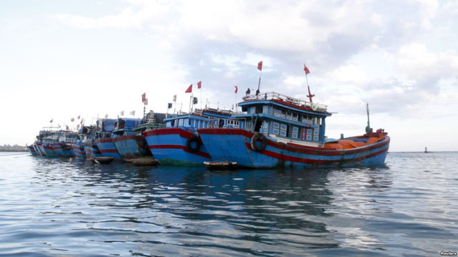 Yêu cầu xử lý nghiêm khắc tàu công vụ Trung Quốc xua đuổi ngư dân Việt trên Biển Đông - Ảnh 1