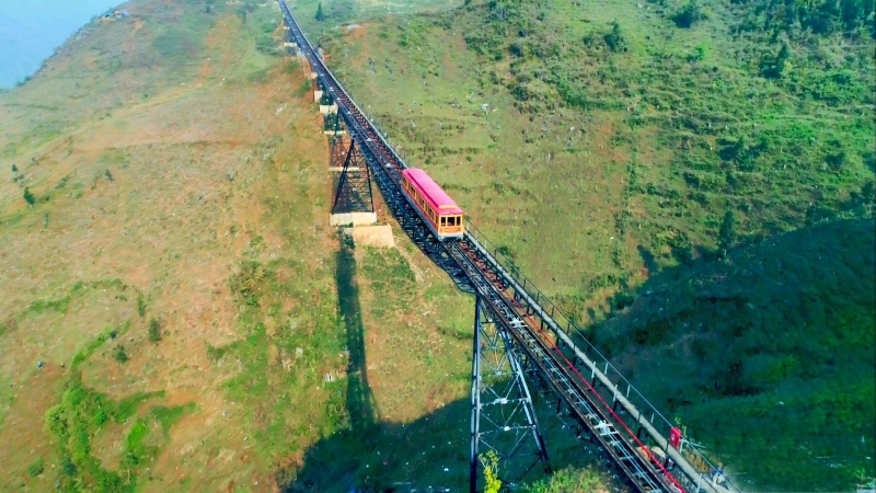 Từ 31/3/2018, Sun Group chính thức vận hành tuyến tàu hỏa leo núi dài nhất Việt Nam - Ảnh 2