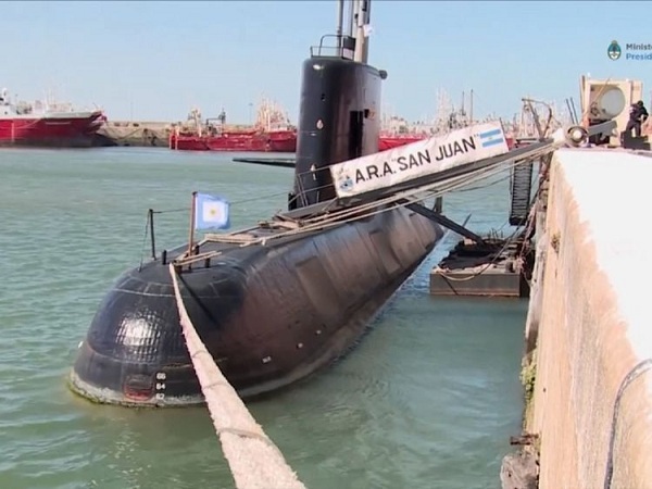 Tàu ngầm mất tích của Argentina đã phát đi 7 cuộc gọi bất thành - Ảnh 1