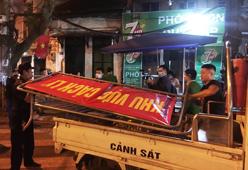 Hà Nội: Chính thức dỡ bỏ cách ly tại khu vực phố Trúc Bạch - Ảnh 2
