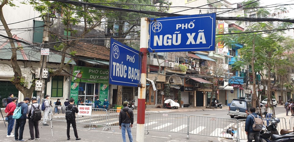 Hà Nội: Người dân phố Trúc Bạch sau nửa ngày cách ly - Ảnh 3