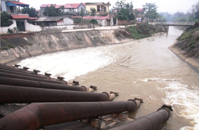 Hồ thủy điện ngừng xả nước, nhiều trạm bơm của Hà Nội không thể vận hành - Ảnh 1