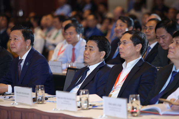 Thủ tướng Chính phủ Nguyễn Xuân Phúc:  Phát triển nhanh, phát triển cao nhưng phải bền vững - Ảnh 4