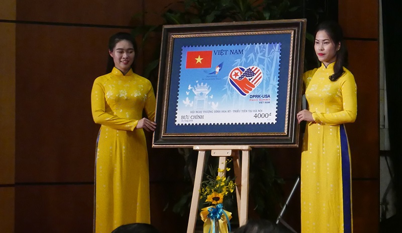 Phát hành đặc biệt bộ tem "Chào mừng Hội nghị thượng đỉnh Hoa Kỳ - Triều Tiên tại Hà Nội" - Ảnh 1