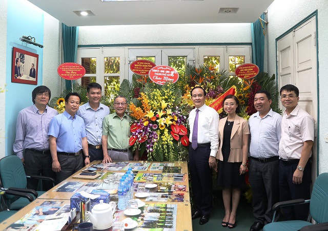 Phó Chủ tịch Thường trực HĐND TP Hà Nội thăm, chúc mừng các cơ quan báo chí Trung ương - Ảnh 4