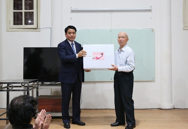 Chủ tịch Nguyễn Đức Chung thăm, chúc Tết Câu lạc bộ Thăng Long - Ảnh 1