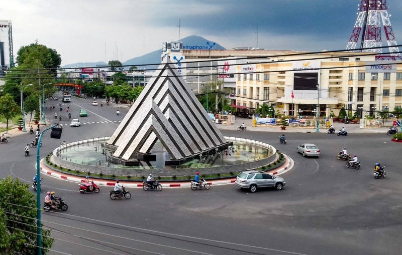 Tây Ninh phát triển du lịch là ngành kinh tế quan trọng - Ảnh 1