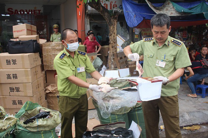 Hà Nội: Phát hiện hơn 500 chiếc bánh trung thu nghi nhập lậu - Ảnh 2