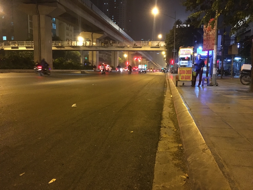 [Ảnh] Cận cảnh trải thảm xuyên đêm tuyến đường Nguyễn Trãi - Trần Phú – Quang Trung - Ảnh 17