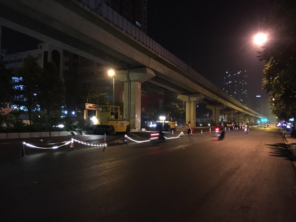[Ảnh] Cận cảnh trải thảm xuyên đêm tuyến đường Nguyễn Trãi - Trần Phú – Quang Trung - Ảnh 9