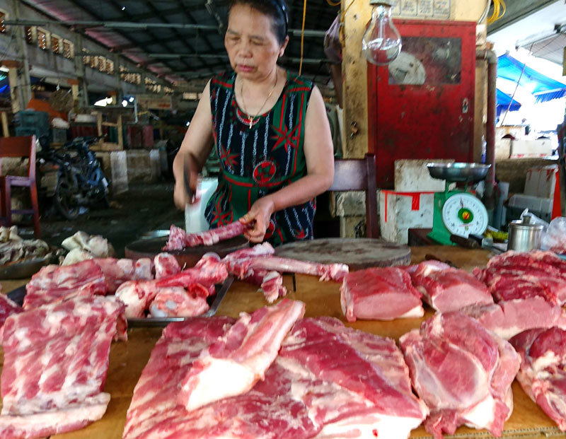 Giá thịt và rau xanh tăng mạnh trên địa bàn Hà Nội - Ảnh 1
