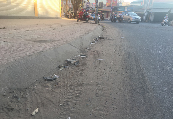 TP Hồ Chí Minh đón Tết Kỷ Hợi 2019 với nhiều con đường rác - Ảnh 3